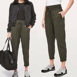 Lululemon Dance studio crop pants